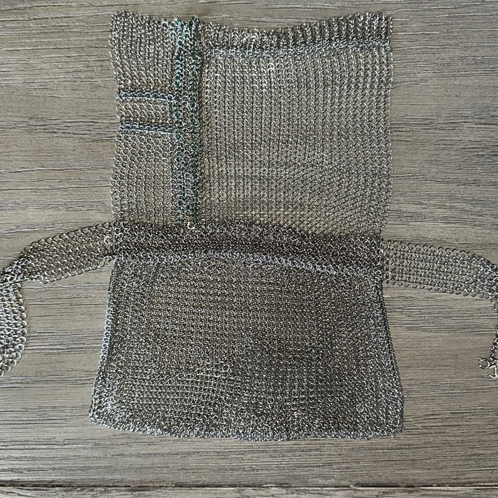 Chanel vintage “RARE” chain mail waist pouch. Spring 1999. - Picture 8 of 9